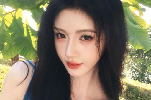 “曝林俊杰大嫂想吃绝户”登上热搜；林俊杰与大哥社交平台互相取关删除与大哥大嫂合影有爆料称联合闺蜜冒充其女友同学散布黑料